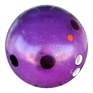 Vintage Columbia 300 Quake Bowling Ball
